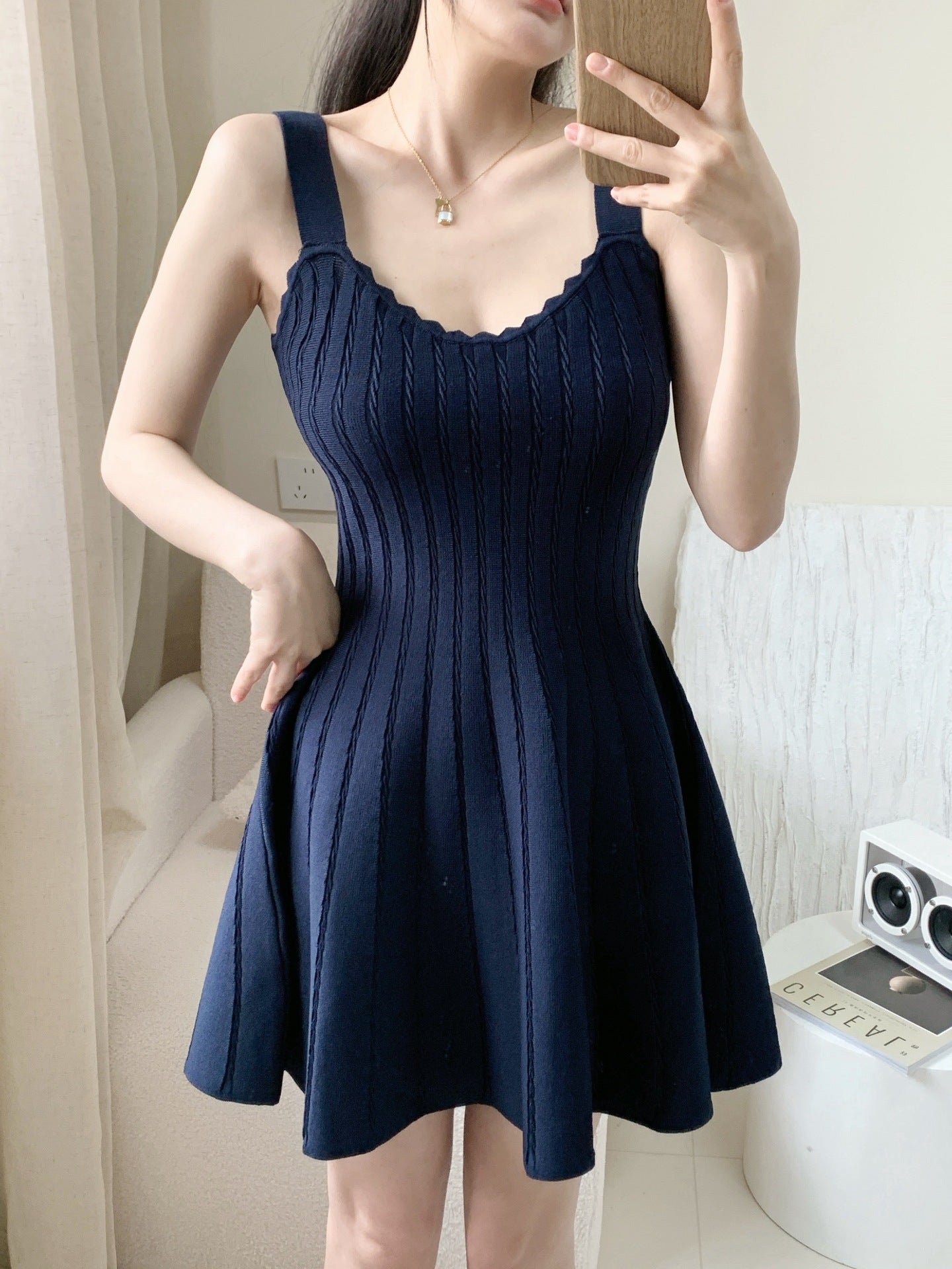 Elegant Short Audrey Hepburn-Style Little Black Dress Womens Summer