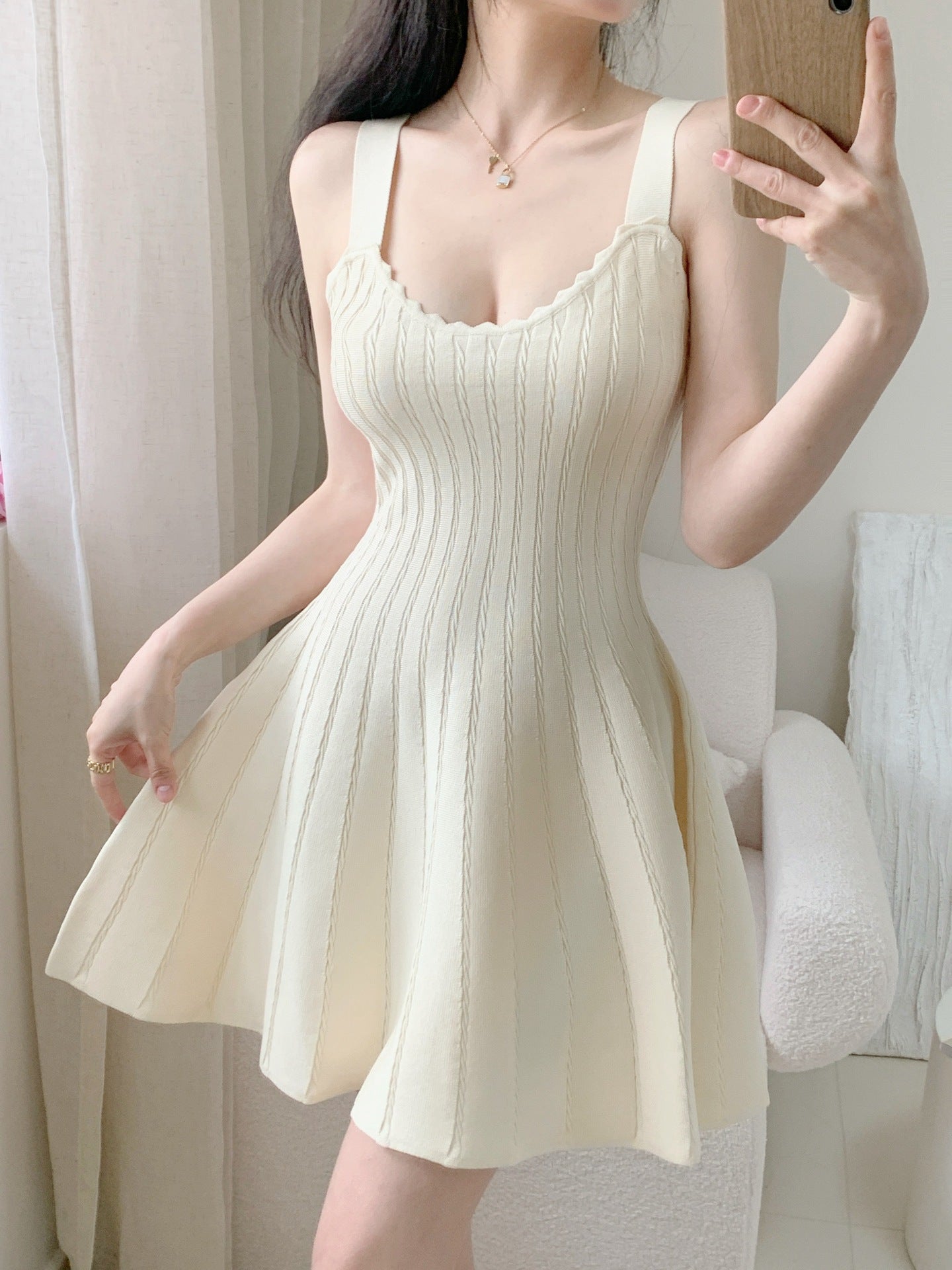 Elegant Short Audrey Hepburn-Style Little Black Dress Womens Summer